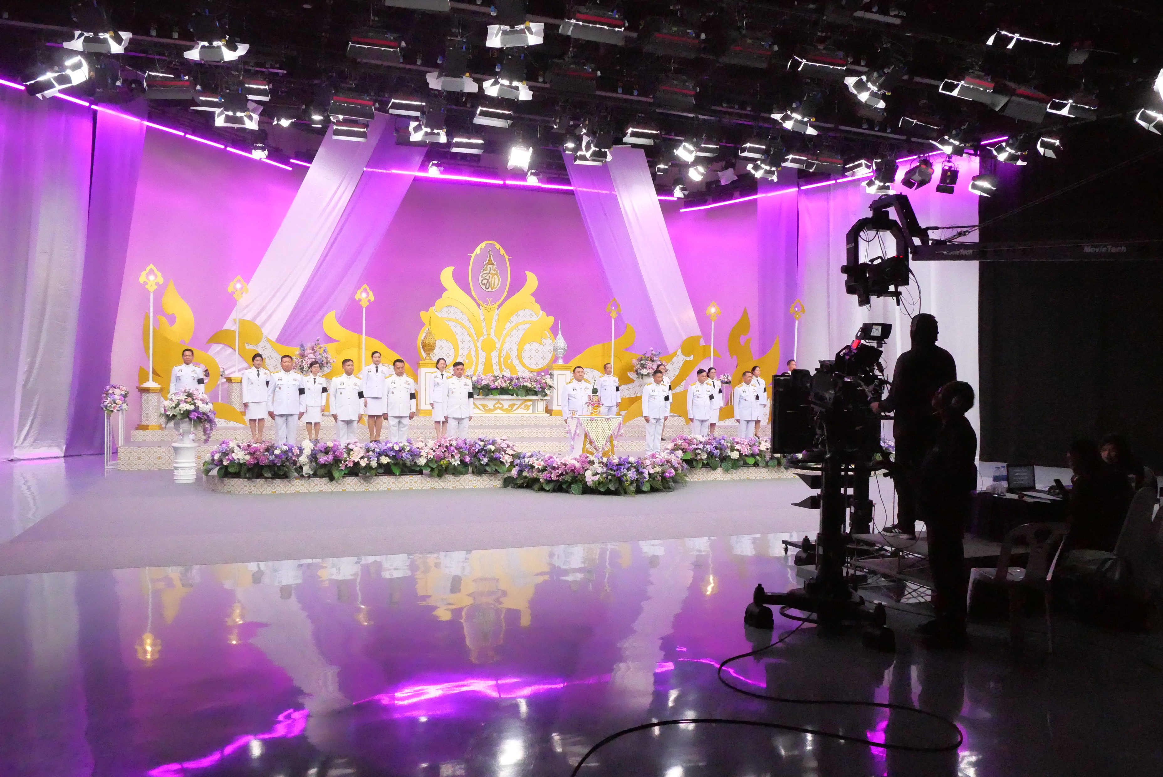 title - คณะผู้บริหาร ส.ป.ก. บันทึกเทปถวายพระพรชัยมงคล สมเด็จพระนางเจ้าสุทิดา พัชรสุธาพิมลลักษณ พระบรมราชินี เนื่องในโอกาสวันเฉลิมพระชนมพรรษา 48 พรรษา